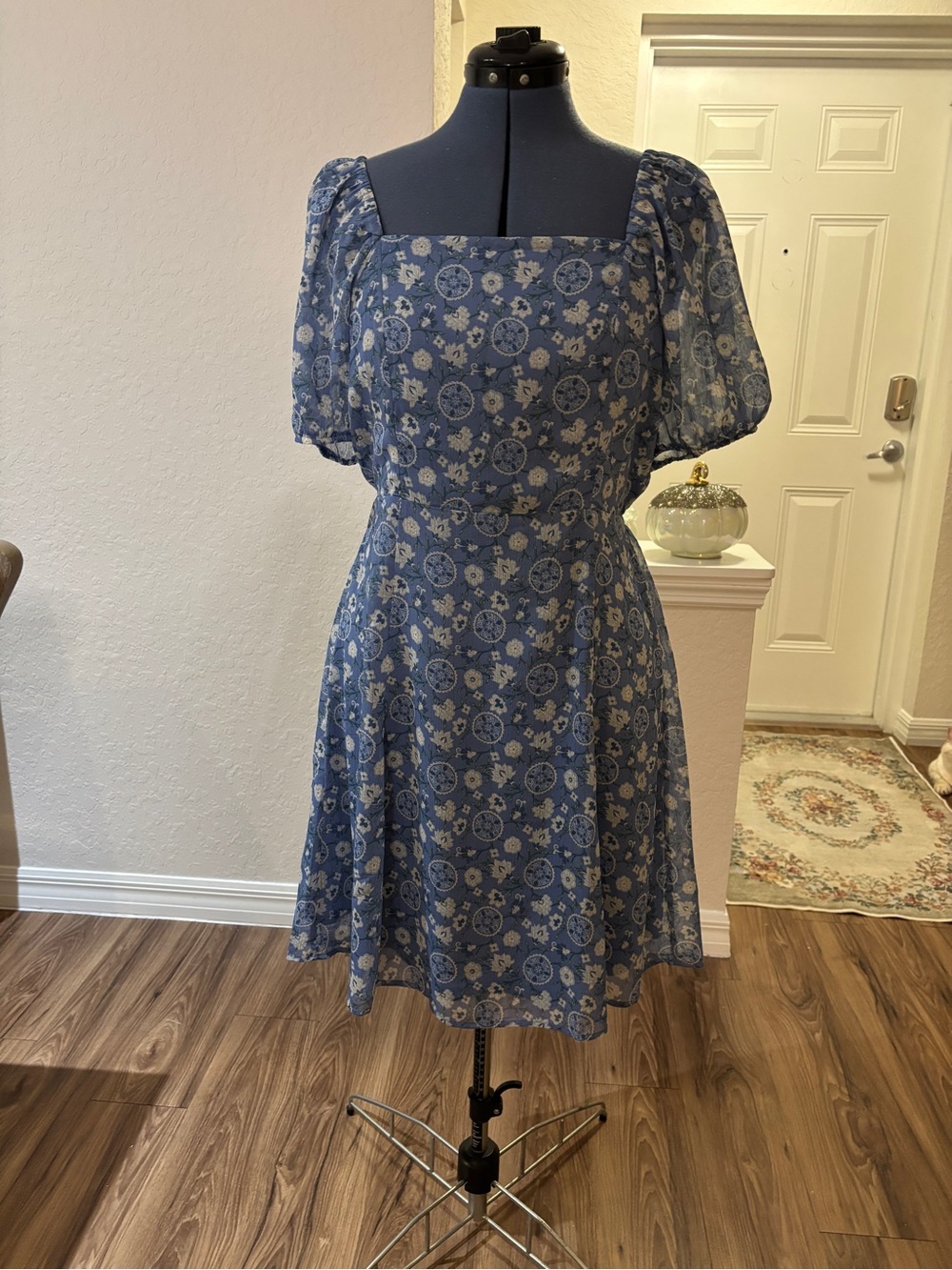 Lucky Brand Blue Floral Square-Neck Puff Sleeve Dress